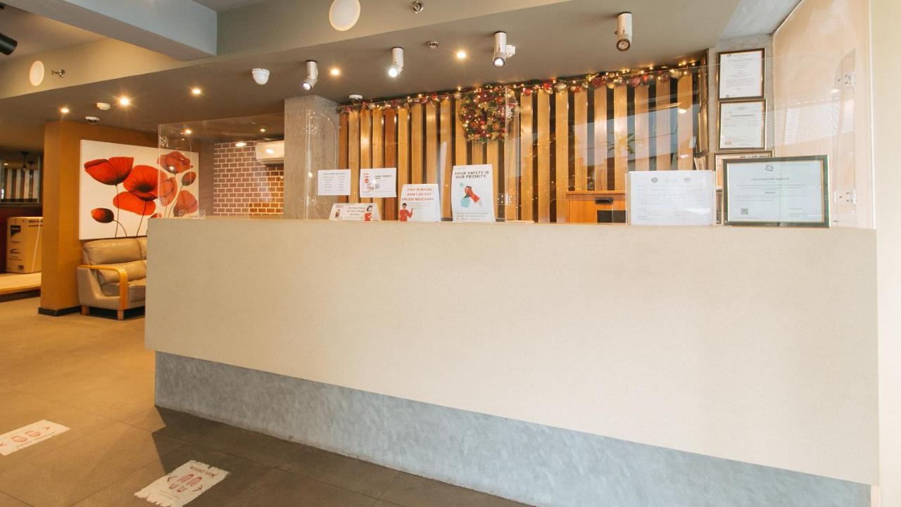 Guijo Suites Makati Макати Экстерьер фото